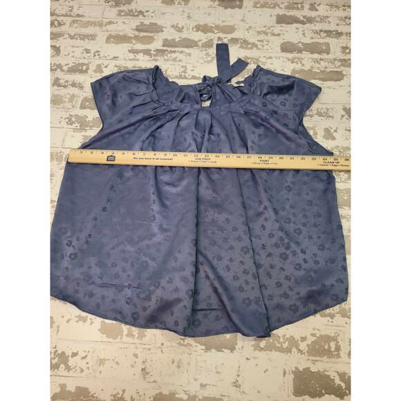 2593 Lauren Conrad Women's Navy Floral Blouse with Tie Back‎ Detail Size 0X - Picture 4 of 6